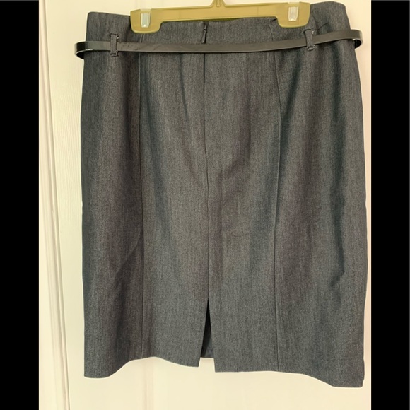 DKNY mini skirt size 4 blue color with black belt - Picture 2 of 3